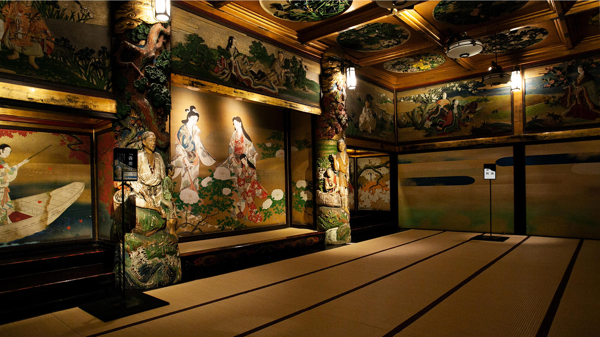 百段階段展の内装の様子